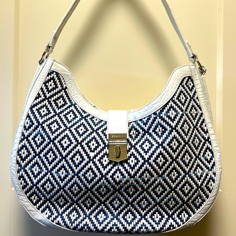 Brahmin Purse. Navy and White. Excellent Condition. Used on a few times.